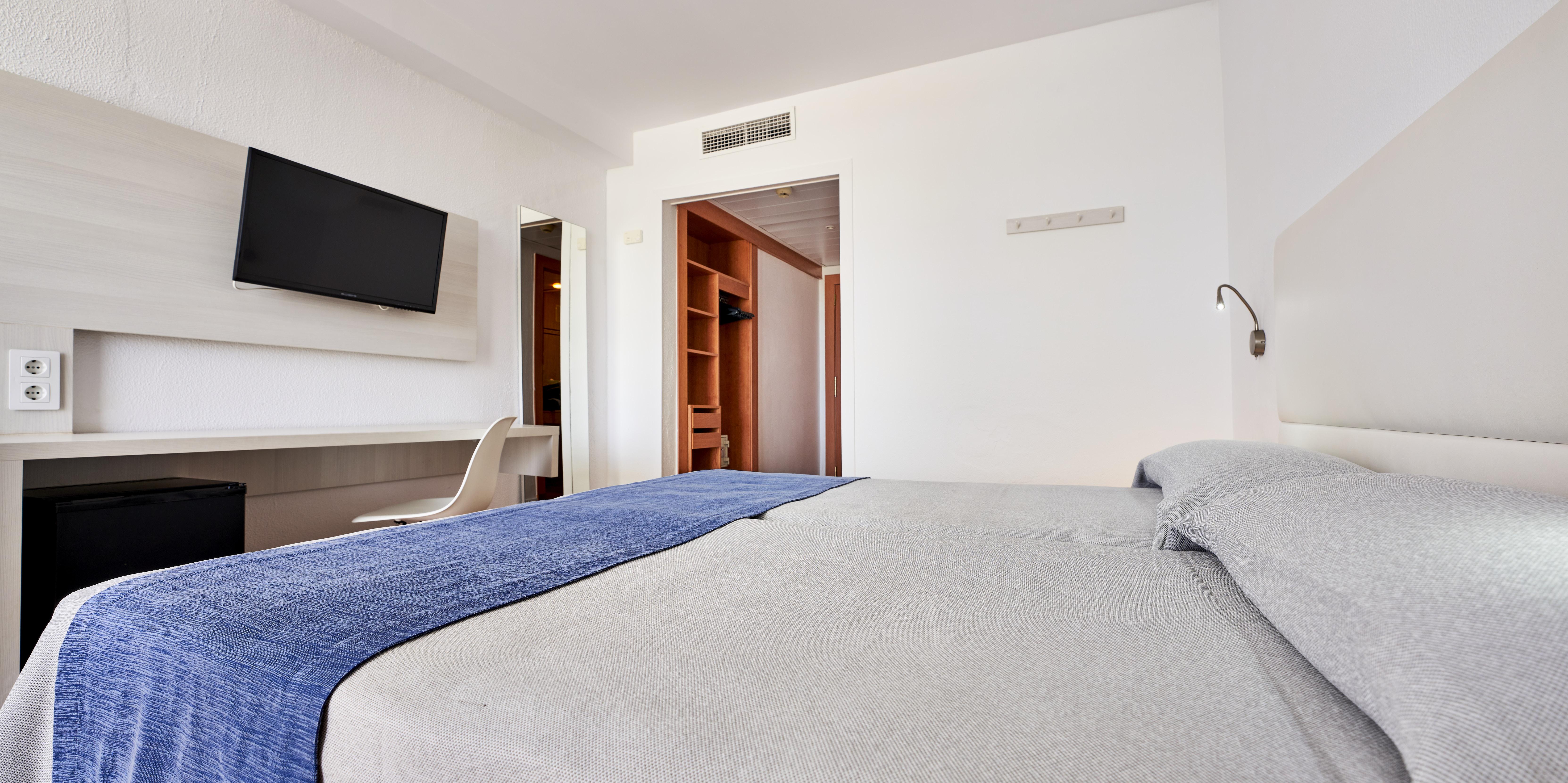 Smartline Cala N Bosch Hotel Cala en Bosch Dış mekan fotoğraf